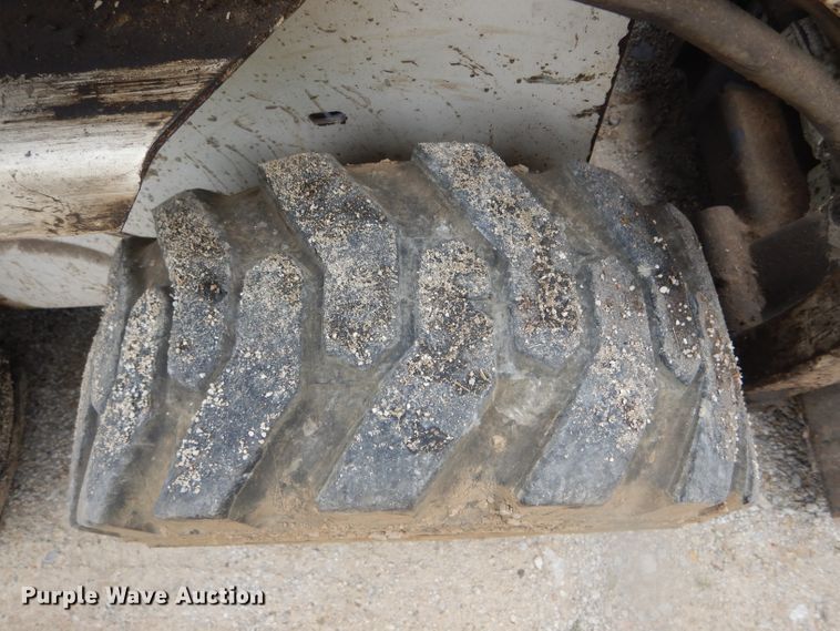 image for item DF3119 Bobcat 440B  skid steer loader