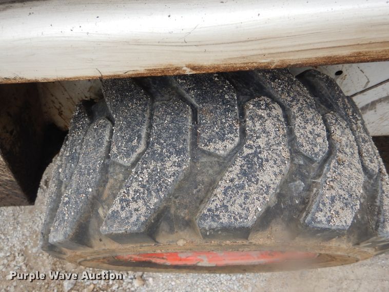 image for item DF3119 Bobcat 440B  skid steer loader