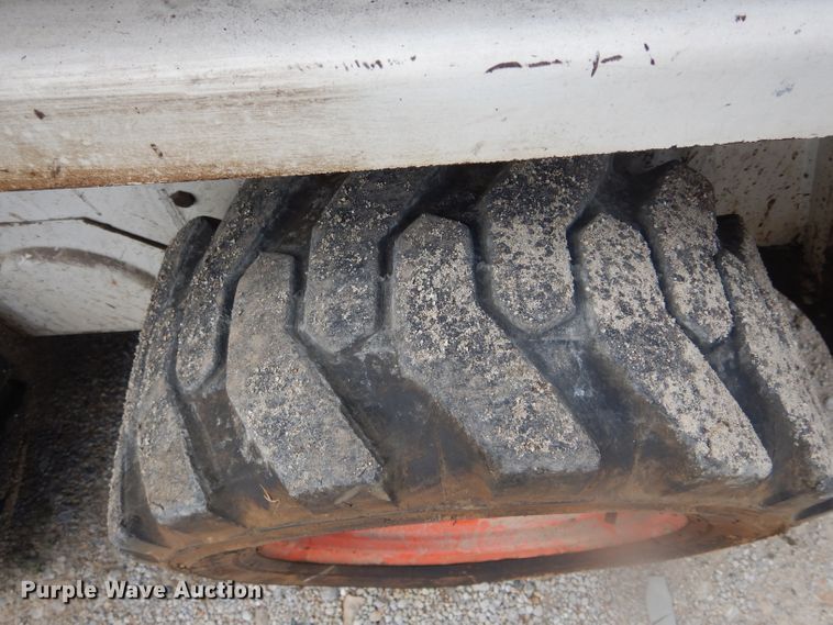 image for item DF3119 Bobcat 440B  skid steer loader