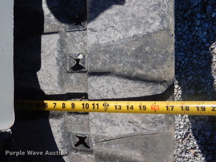 image for item DF3137 2014 Takeuchi TL12  tracked skid steer loader