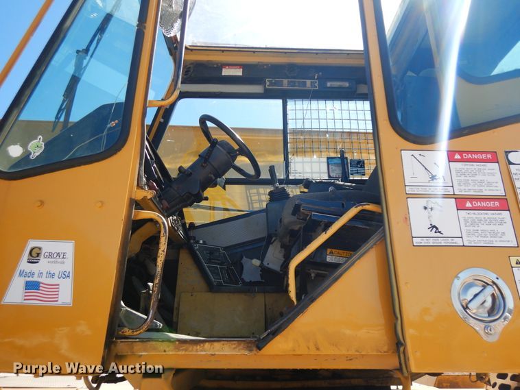 image for item DF5337 1998 Grove RT600C crane
