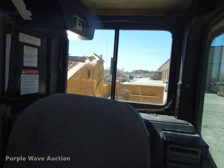 image for item DF5337 1998 Grove RT600C crane