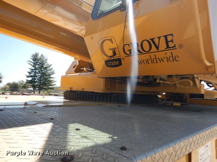 image for item DF5337 1998 Grove RT600C crane