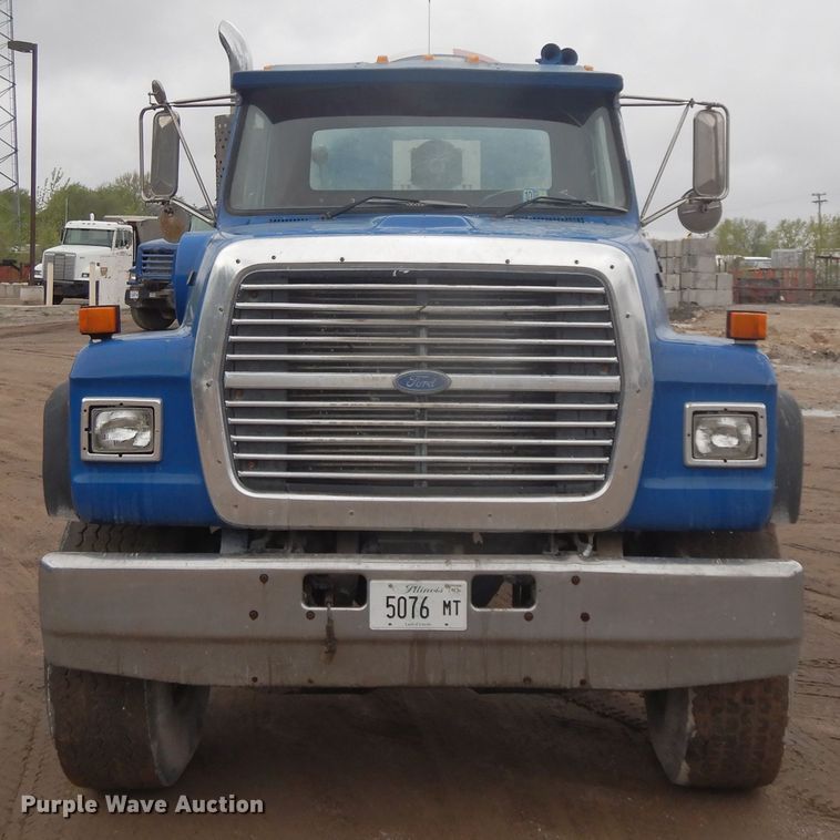 image for item DF5339 1995 Ford L9000 ready mix truck