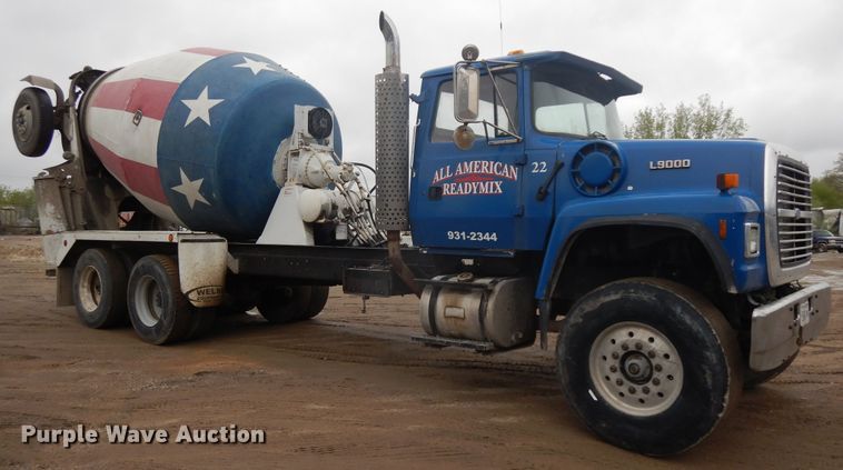 image for item DF5339 1995 Ford L9000 ready mix truck