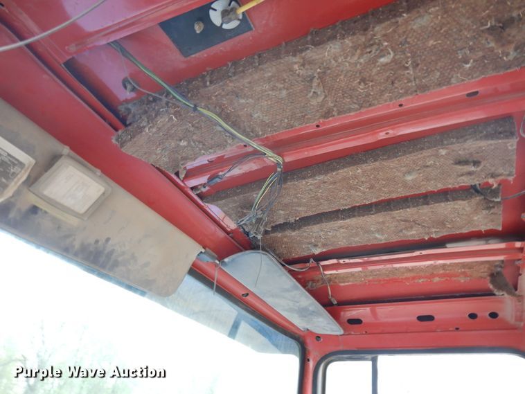 image for item DF5339 1995 Ford L9000 ready mix truck