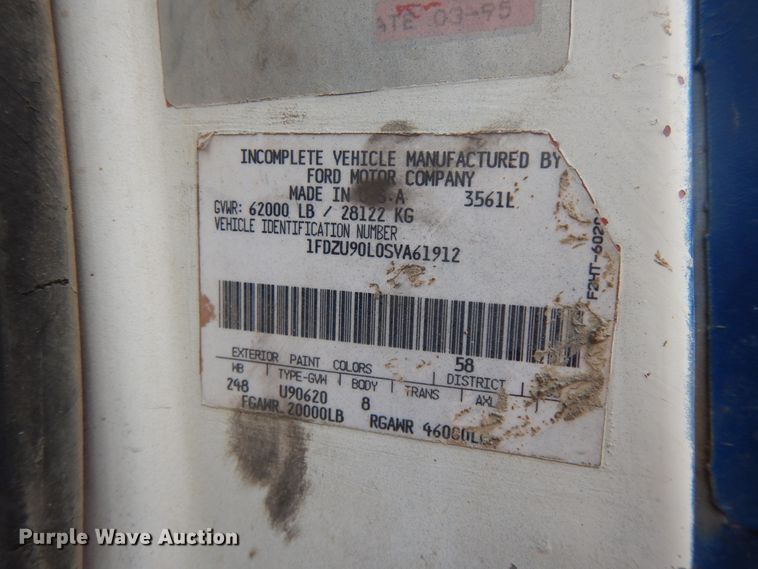 image for item DF5339 1995 Ford L9000 ready mix truck