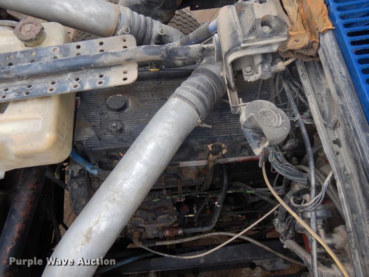 image for item DF5339 1995 Ford L9000 ready mix truck