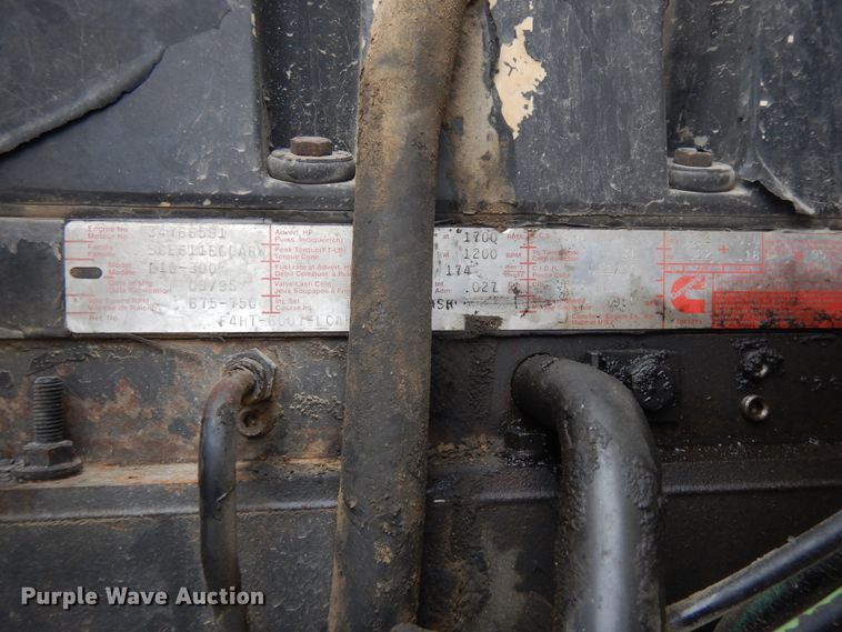 image for item DF5339 1995 Ford L9000 ready mix truck