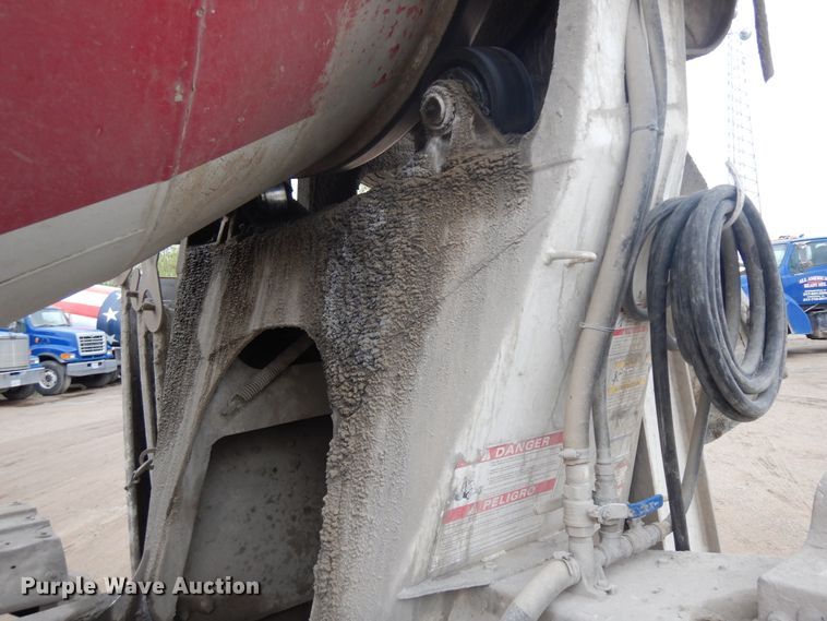 image for item DF5339 1995 Ford L9000 ready mix truck