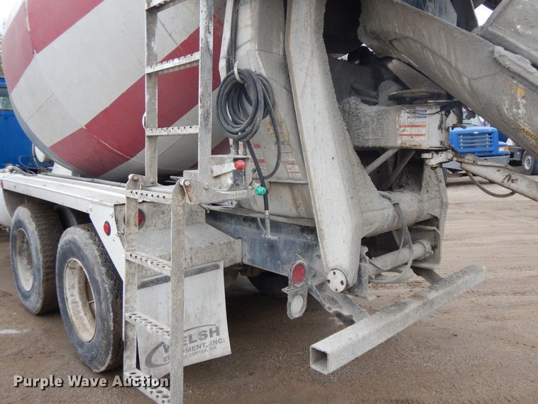 image for item DF5339 1995 Ford L9000 ready mix truck