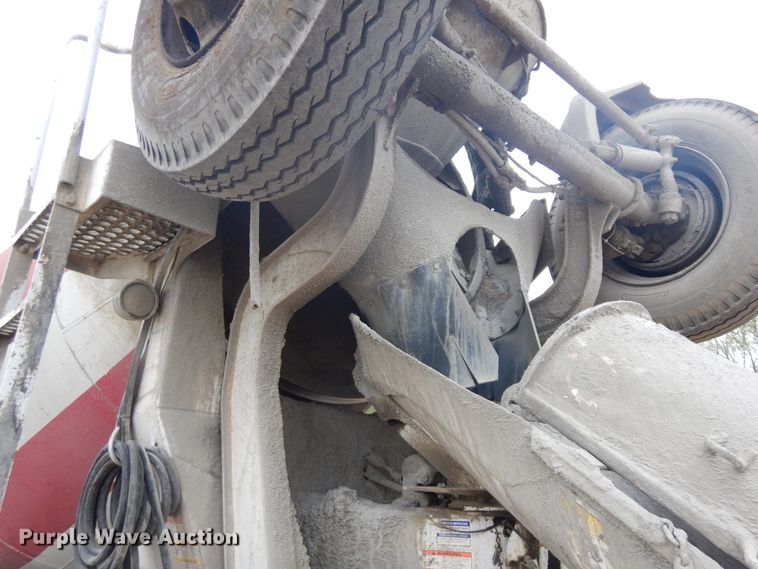 image for item DF5339 1995 Ford L9000 ready mix truck