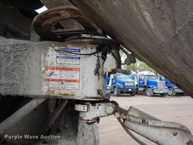 image for item DF5339 1995 Ford L9000 ready mix truck