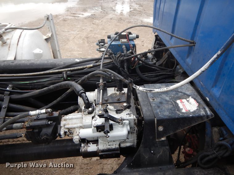 image for item DF5339 1995 Ford L9000 ready mix truck