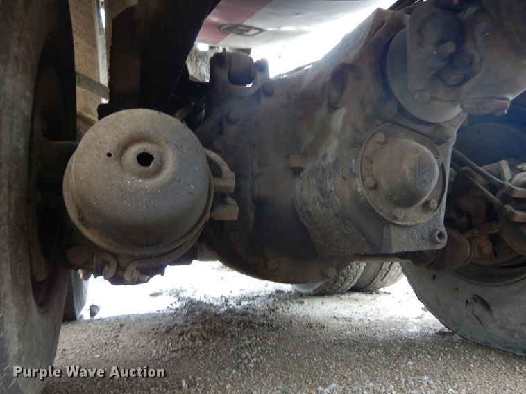 image for item DF5339 1995 Ford L9000 ready mix truck