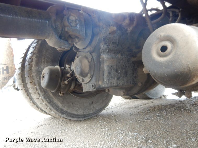 image for item DF5339 1995 Ford L9000 ready mix truck