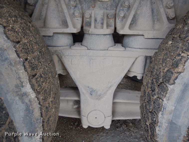 image for item DF5339 1995 Ford L9000 ready mix truck