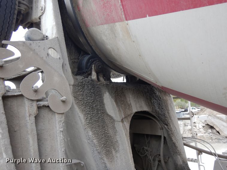 image for item DF5339 1995 Ford L9000 ready mix truck