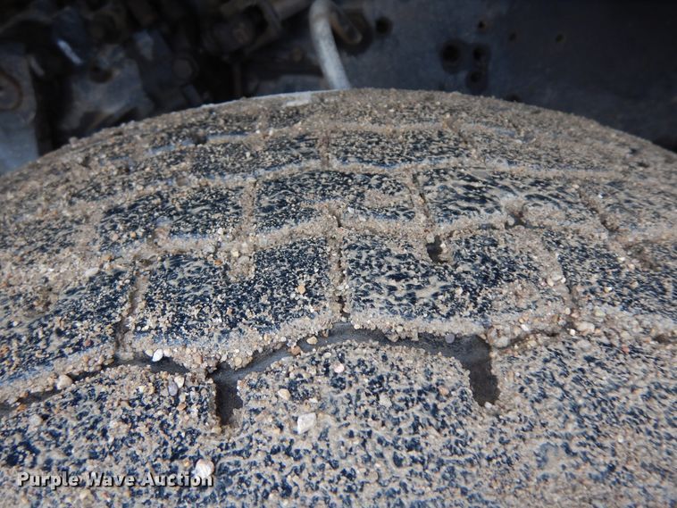 image for item DF5339 1995 Ford L9000 ready mix truck