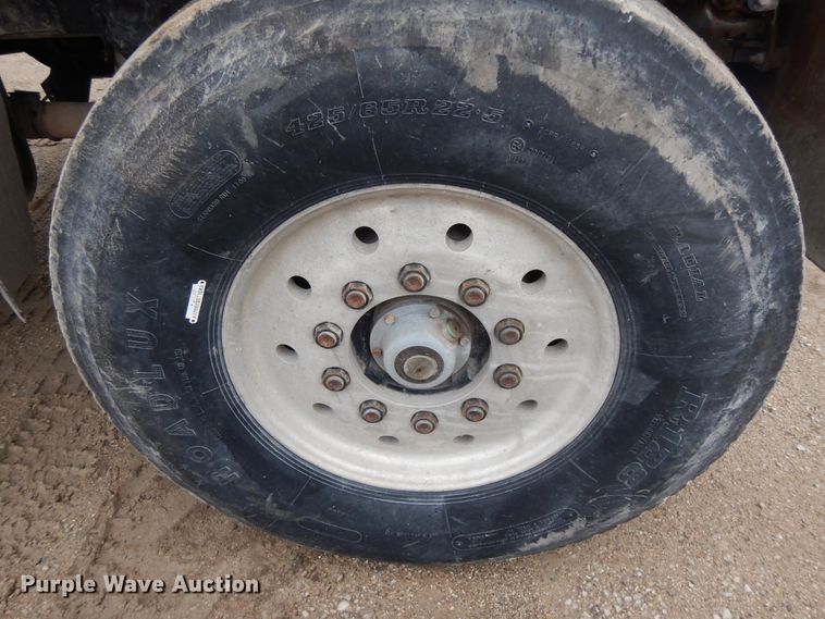 image for item DF5339 1995 Ford L9000 ready mix truck