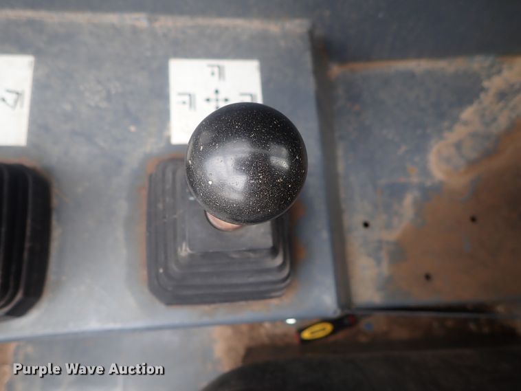 image for item DG3104 2007 Mustang 642  telehandler