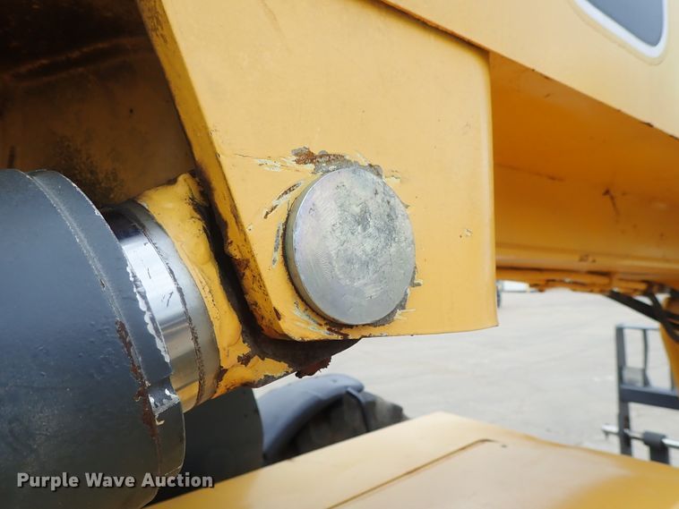 image for item DG3104 2007 Mustang 642  telehandler