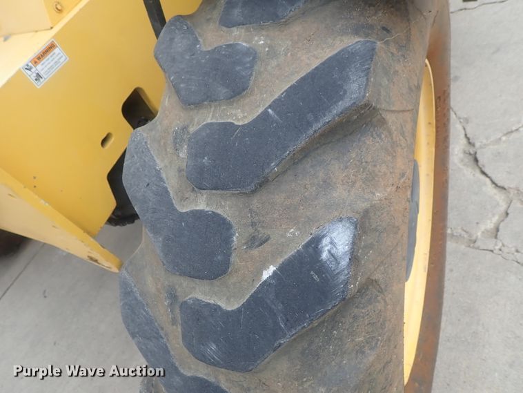 image for item DG3104 2007 Mustang 642  telehandler