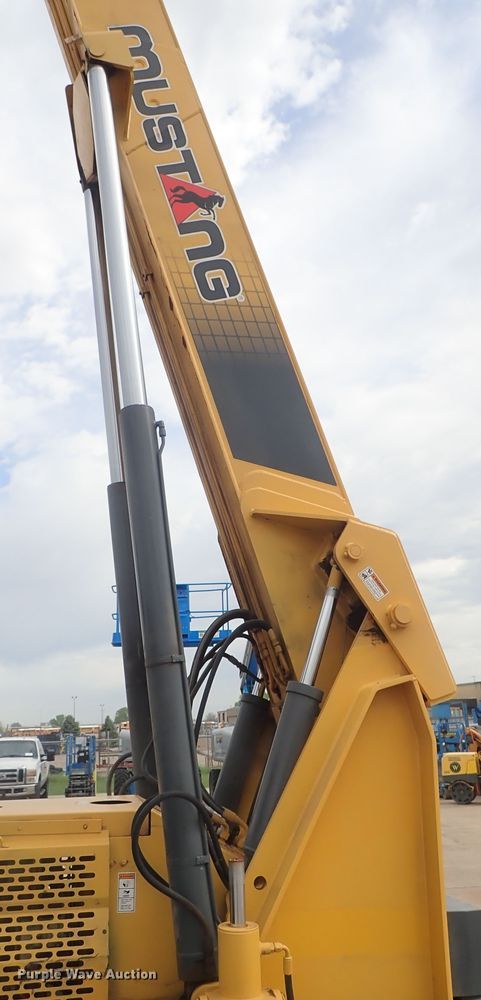 image for item DG3104 2007 Mustang 642  telehandler