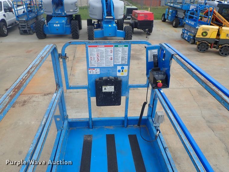 image for item DG3107 2007 Genie GS-2646  scissor lift