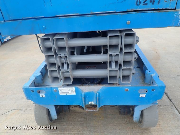 image for item DG3107 2007 Genie GS-2646  scissor lift