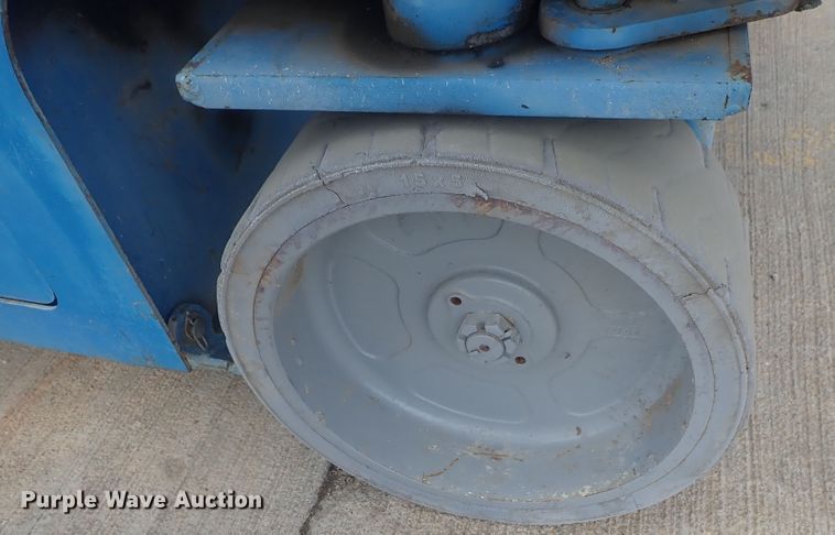 image for item DG3107 2007 Genie GS-2646  scissor lift