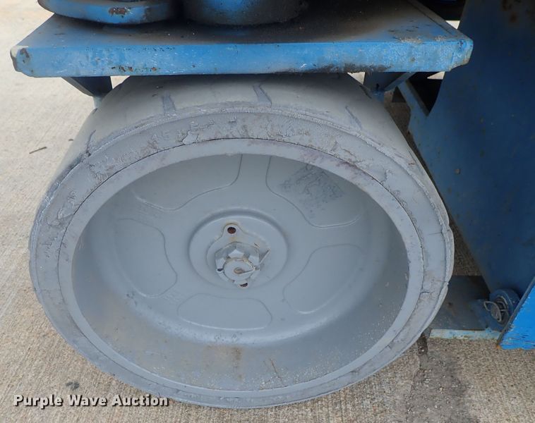 image for item DG3107 2007 Genie GS-2646  scissor lift