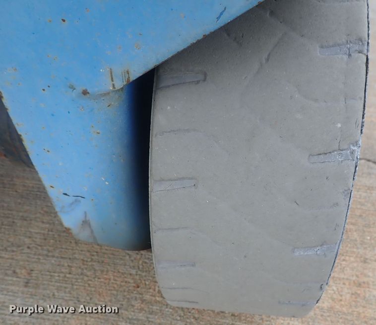 image for item DG3107 2007 Genie GS-2646  scissor lift