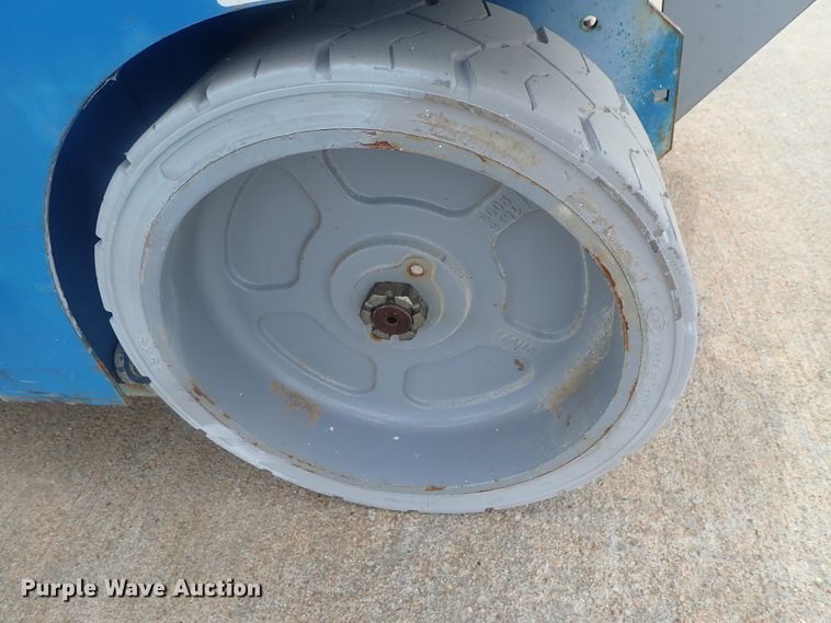 image for item DG3107 2007 Genie GS-2646  scissor lift