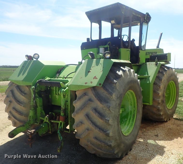 image for item DG3151 Steiger Bearcat II 4WD tractor