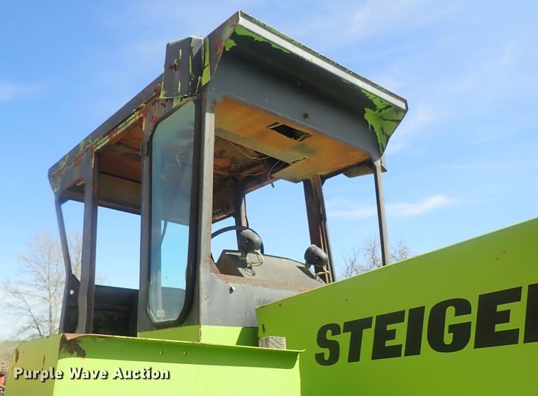 image for item DG3151 Steiger Bearcat II 4WD tractor