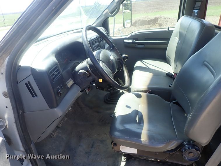 image for item DG3152 2004 Ford F750 crane truck