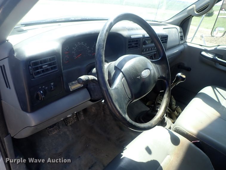 image for item DG3152 2004 Ford F750 crane truck