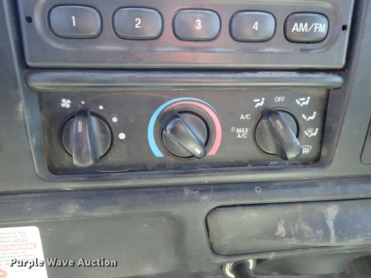 image for item DG3152 2004 Ford F750 crane truck