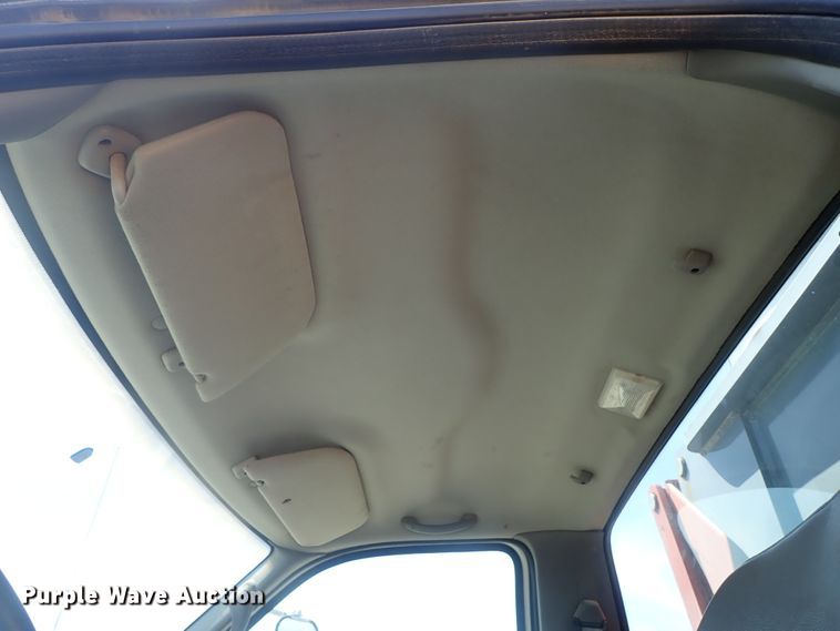 image for item DG3152 2004 Ford F750 crane truck