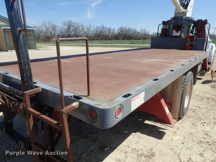 image for item DG3152 2004 Ford F750 crane truck