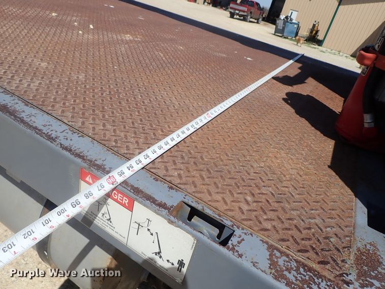 image for item DG3152 2004 Ford F750 crane truck