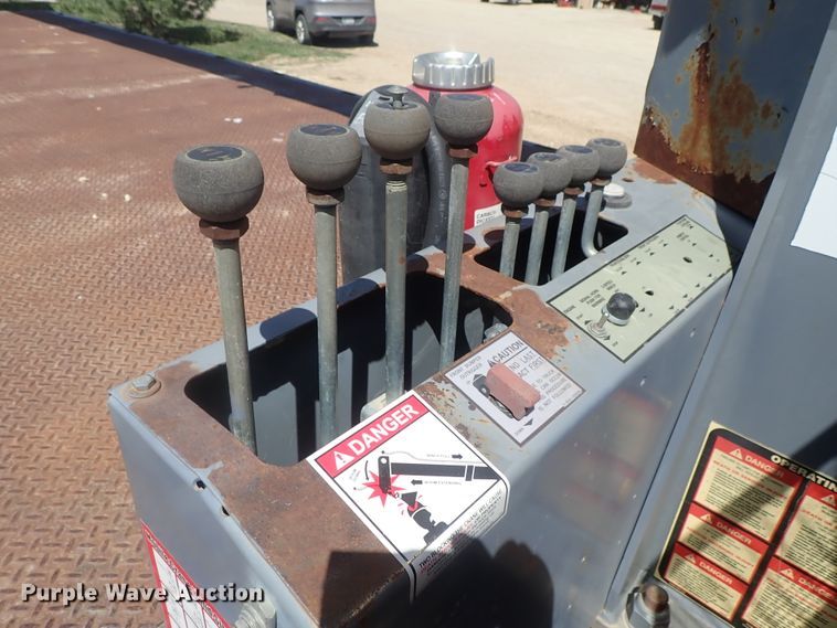 image for item DG3152 2004 Ford F750 crane truck