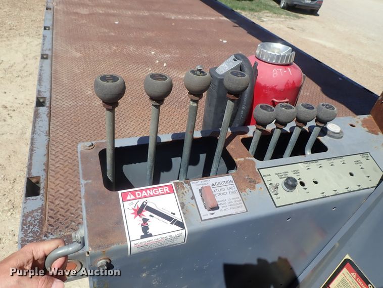 image for item DG3152 2004 Ford F750 crane truck