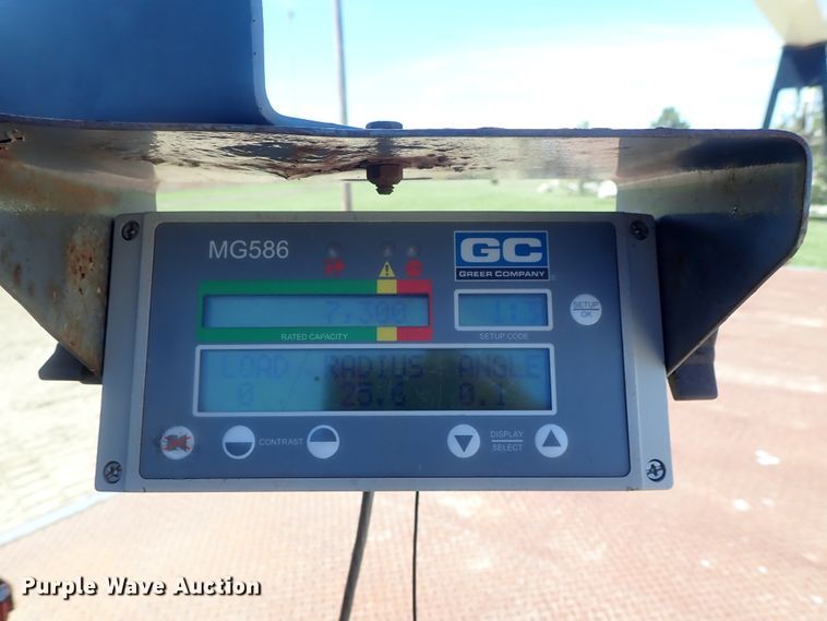 image for item DG3152 2004 Ford F750 crane truck