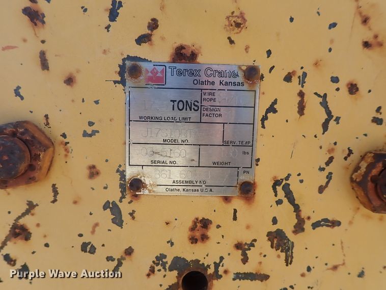 image for item DG3152 2004 Ford F750 crane truck