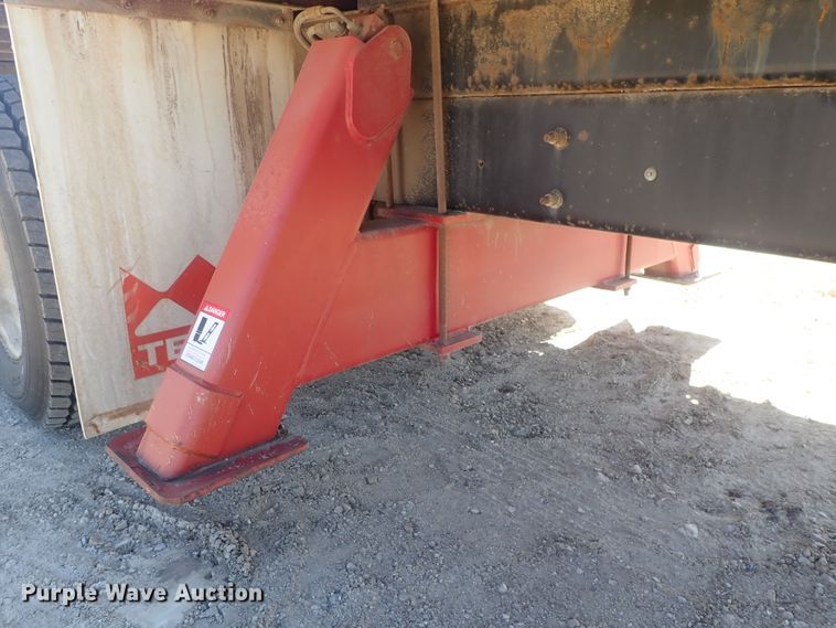 image for item DG3152 2004 Ford F750 crane truck