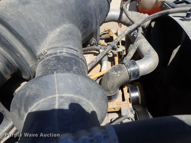 image for item DG3152 2004 Ford F750 crane truck