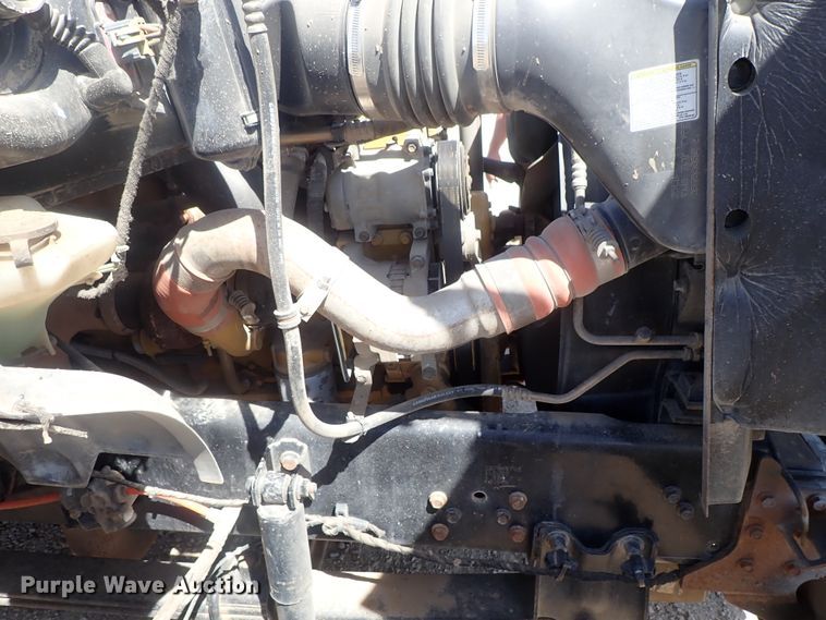 image for item DG3152 2004 Ford F750 crane truck