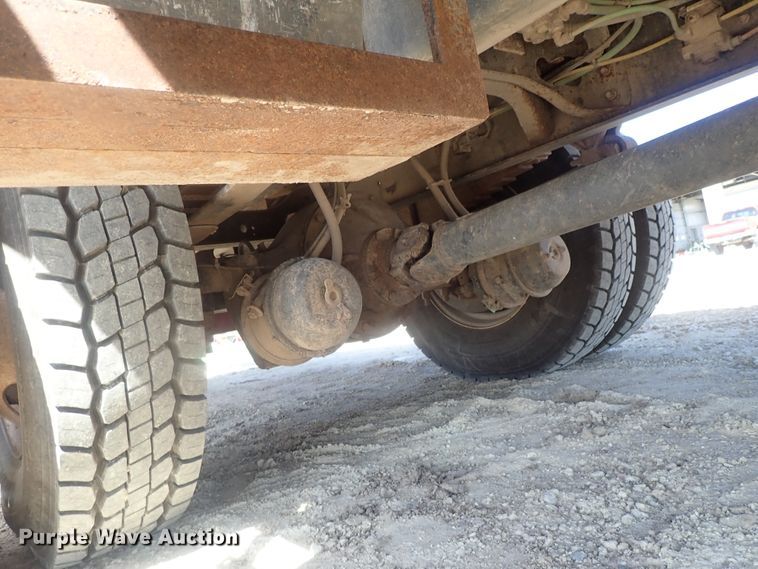 image for item DG3152 2004 Ford F750 crane truck